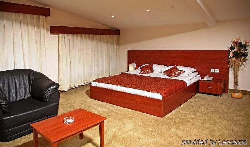 Carlton Hotel