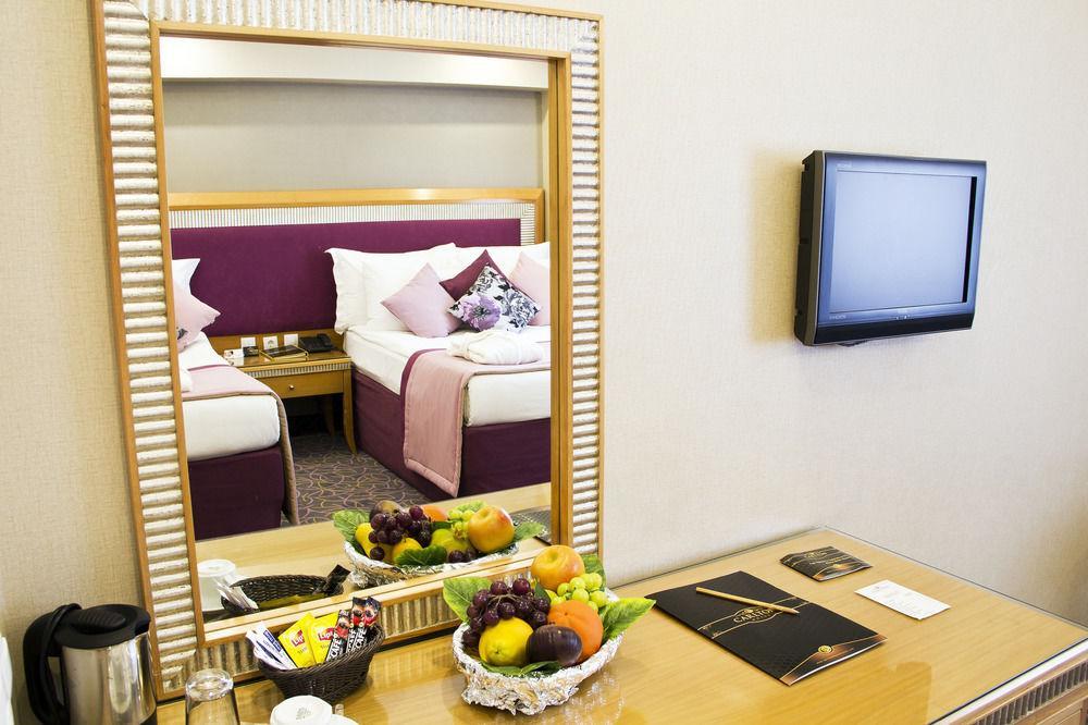 Carlton Hotel 4*